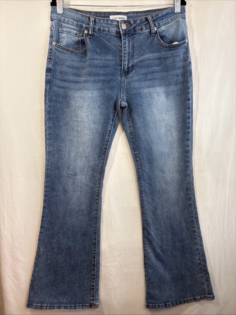 Mid-Rise Bootcut Jeans in Medium Blue